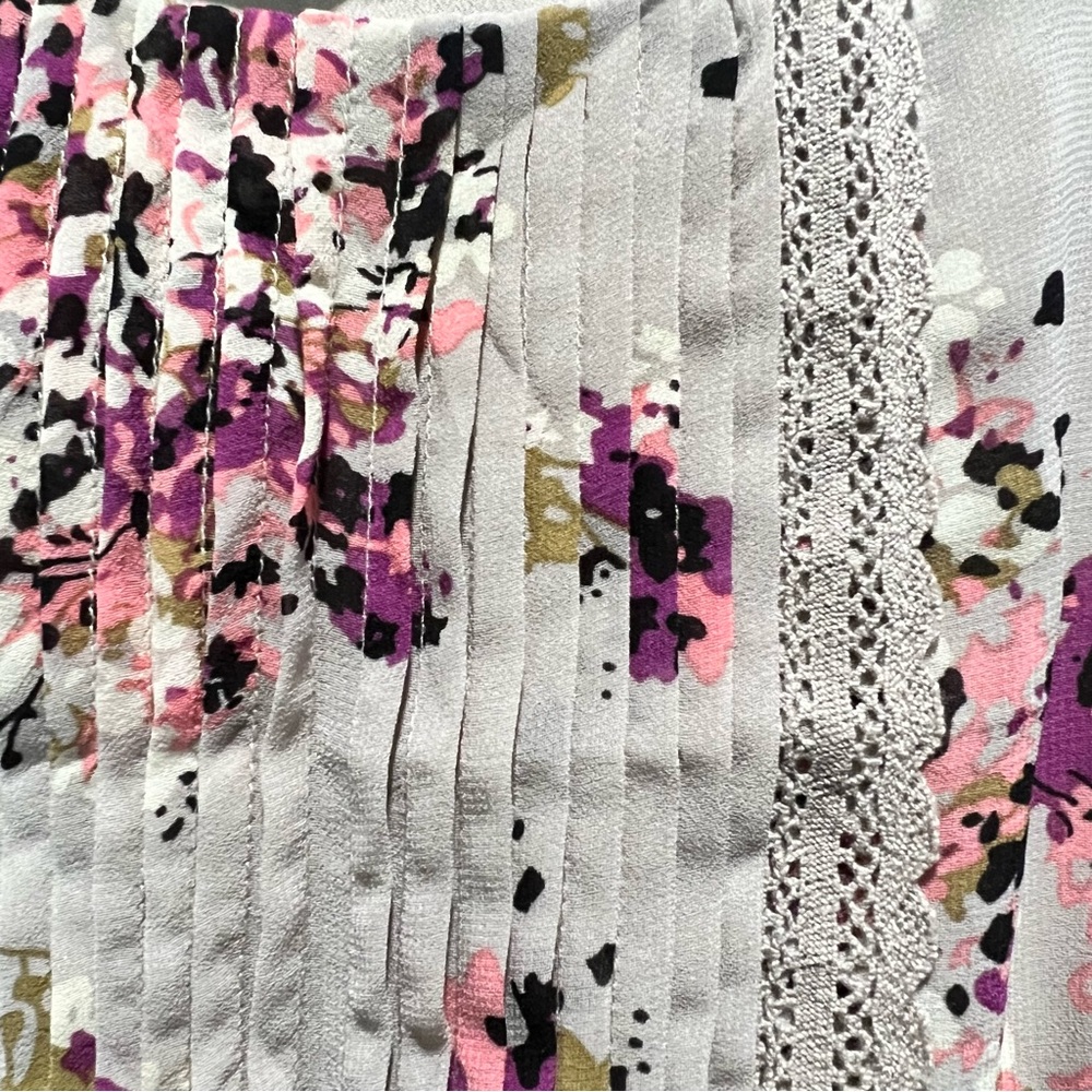 Darling Floral Patterned Fully Lined Crochet Plea… - image 3